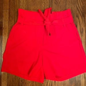 💄High waisted shorts size 6 in summer red with belt